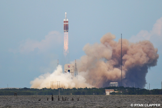 Delta 4 Heavy Rocket